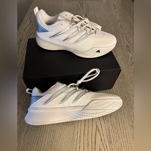 Men’s Adidas dame certified 3 size 10.5